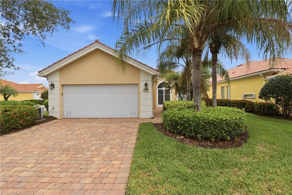 8767 Ferrara CT, Naples, FL 34114