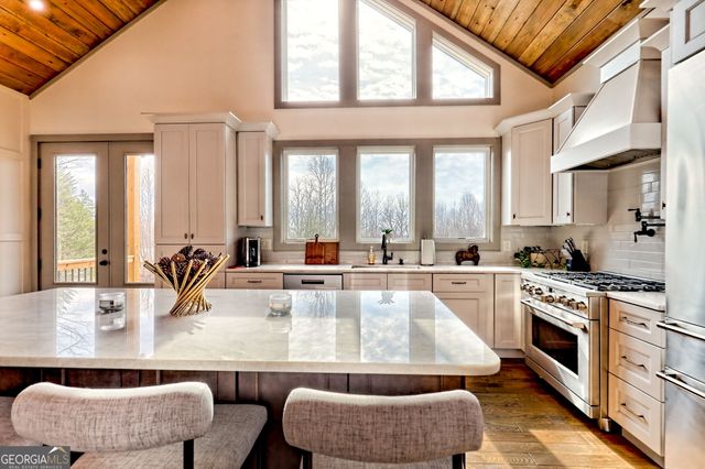 804 Settlers Ridge Road, Ellijay, GA 30540