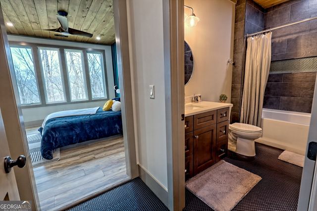 804 Settlers Ridge Road, Ellijay, GA 30540