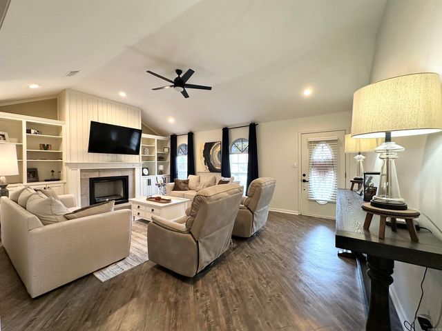 301 Barney, White Hall, AR 71602