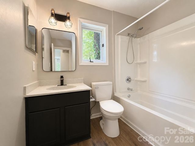 6101 honeysuckle Lane, Charlotte, NC 28212