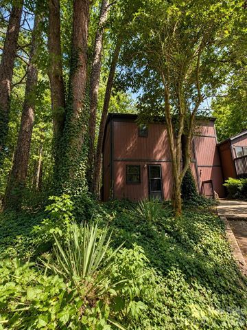 6101 honeysuckle Lane, Charlotte, NC 28212