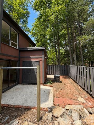 6101 honeysuckle Lane, Charlotte, NC 28212
