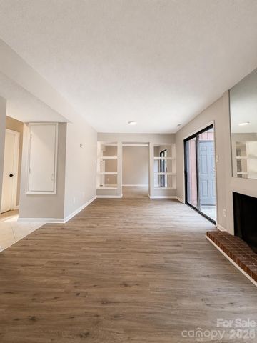 6101 honeysuckle Lane, Charlotte, NC 28212