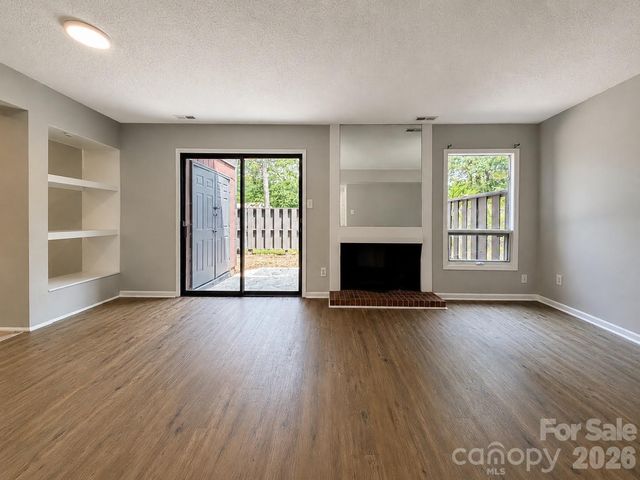 6101 honeysuckle Lane, Charlotte, NC 28212