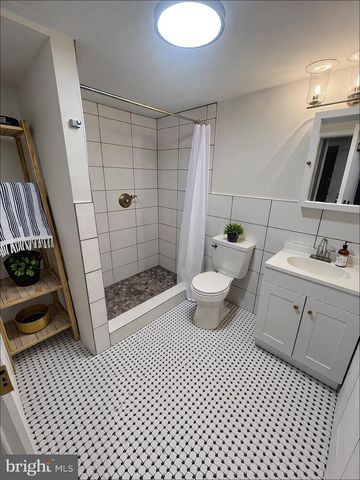 7821 ANITA DR, Philadelphia, PA 19111