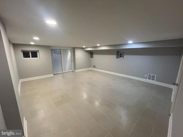 7821 ANITA DR, Philadelphia, PA 19111