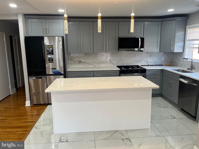 7821 ANITA DR, Philadelphia, PA 19111