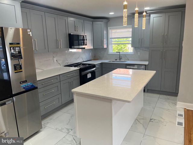 7821 ANITA DR, Philadelphia, PA 19111