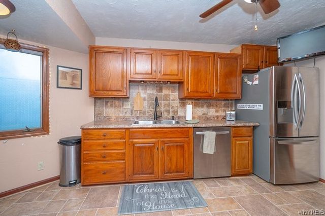 1275 Wyoming Avenue, Niagara Falls, NY 14305