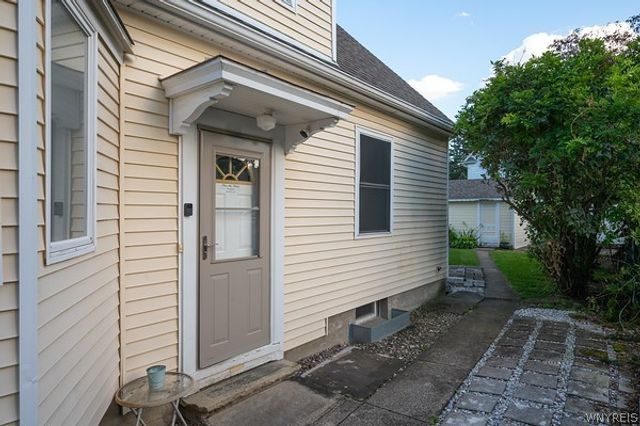 1275 Wyoming Avenue, Niagara Falls, NY 14305