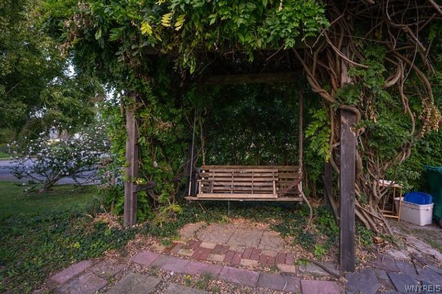 1275 Wyoming Avenue, Niagara Falls, NY 14305