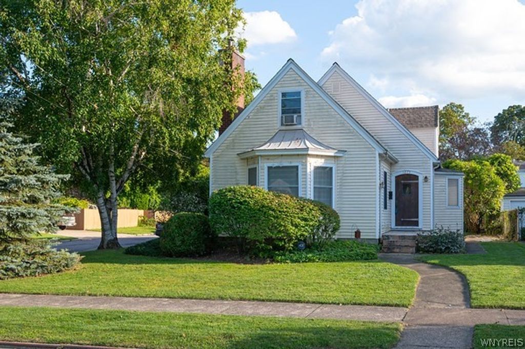 1275 Wyoming Avenue, Niagara Falls, NY 14305
