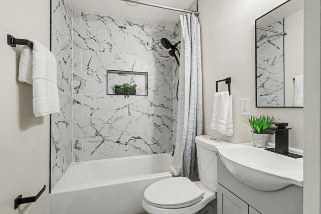 3318 North Drive, Highland, IN 46322