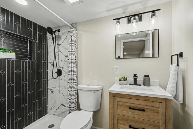 3318 North Drive, Highland, IN 46322