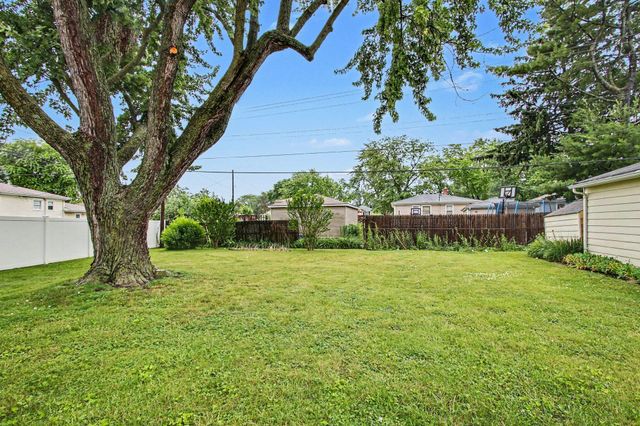 3318 North Drive, Highland, IN 46322