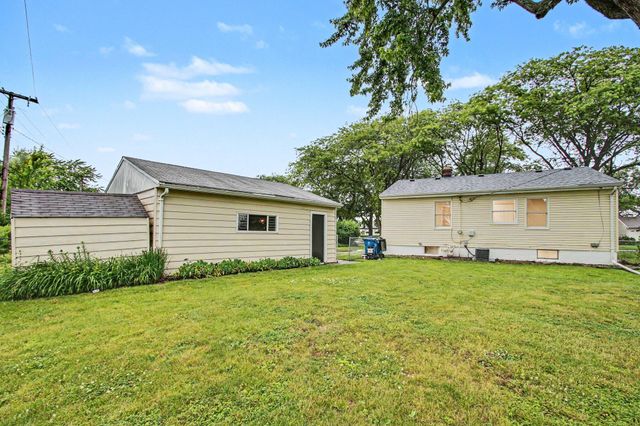 3318 North Drive, Highland, IN 46322