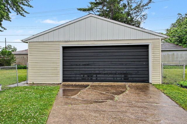 3318 North Drive, Highland, IN 46322
