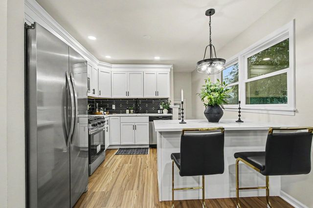 3318 North Drive, Highland, IN 46322