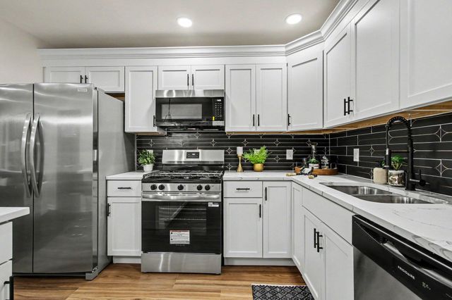 3318 North Drive, Highland, IN 46322
