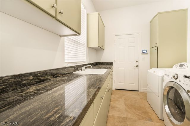 1009 Granger Farm Way, Las Vegas, NV 89145