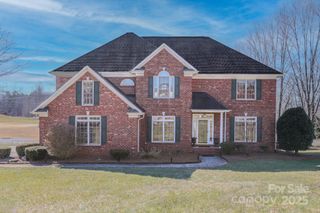 104 Fox Den Circle, Statesville, NC 28677