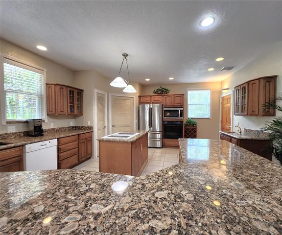 102 17TH STREET NE, Bradenton, FL 34208