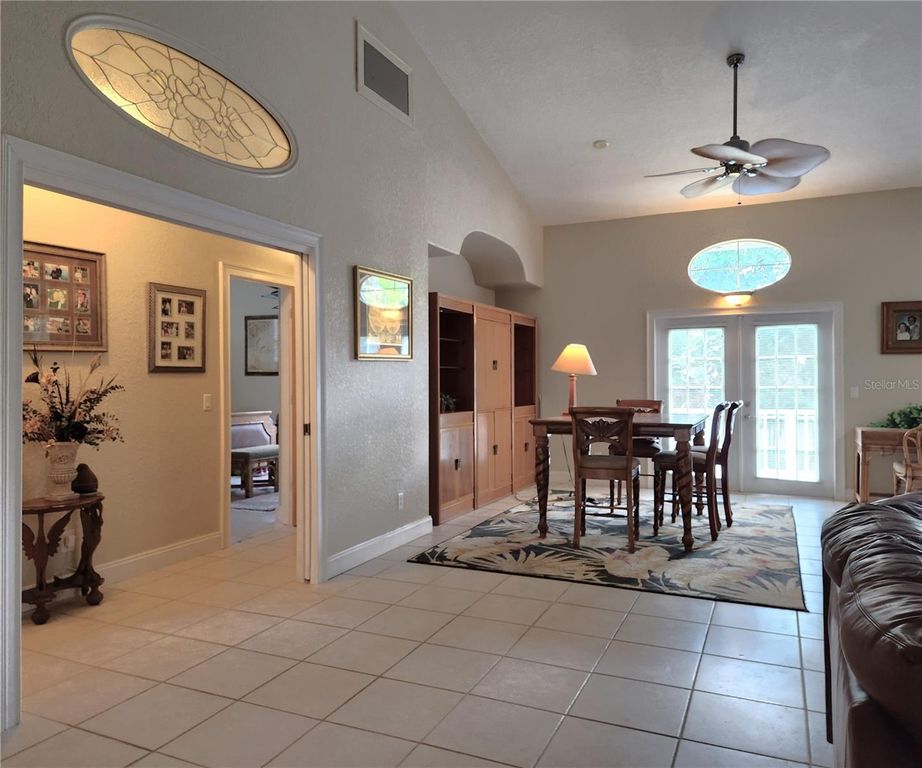 Image 27 of property listing at 102 17TH STREET NE, Bradenton, FL 34208