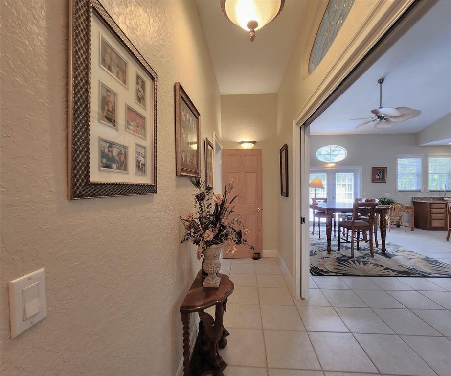 Image 34 of property listing at 102 17TH STREET NE, Bradenton, FL 34208