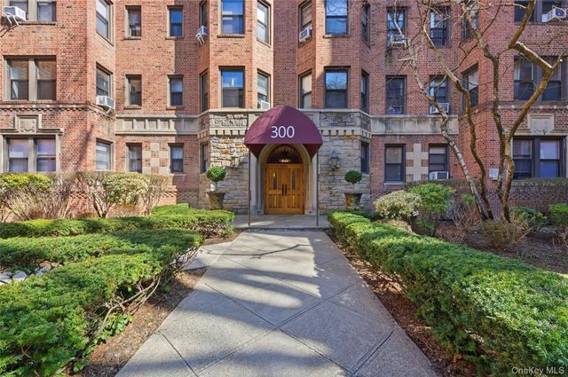 300 Main Street 2A, White Plains, NY 10601