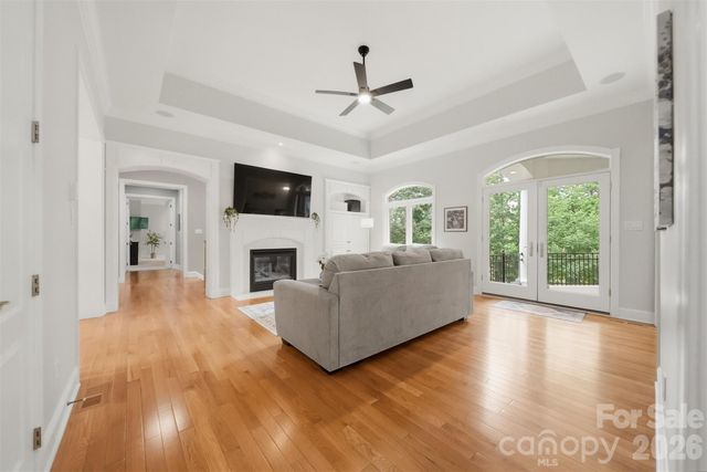 3745 Pinecrest Drive NE, Hickory, NC 28601