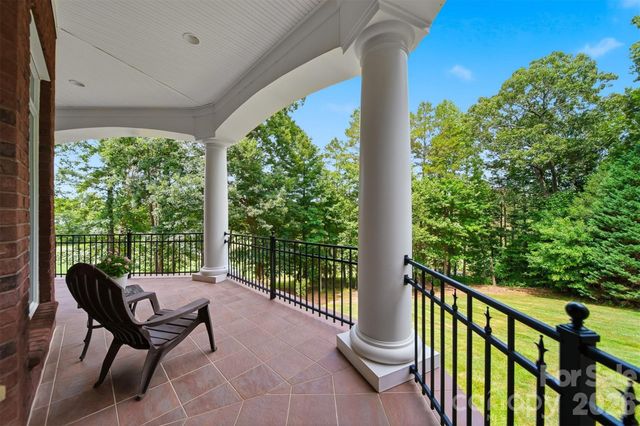3745 Pinecrest Drive NE, Hickory, NC 28601