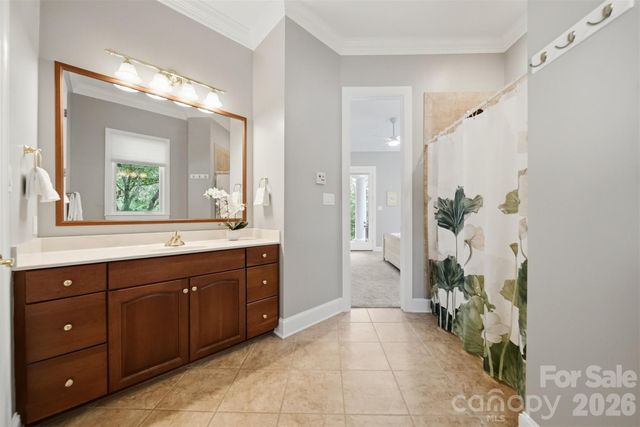 3745 Pinecrest Drive NE, Hickory, NC 28601