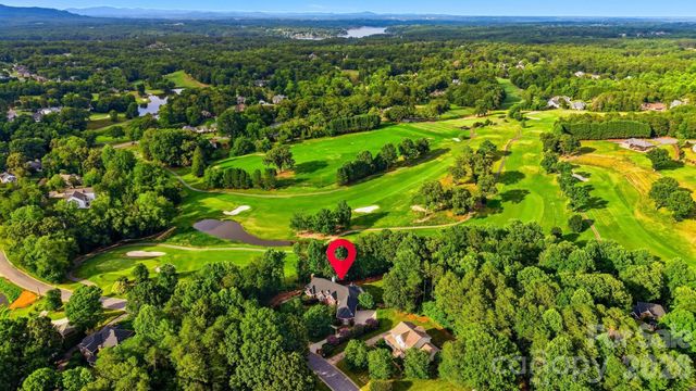 3745 Pinecrest Drive NE, Hickory, NC 28601