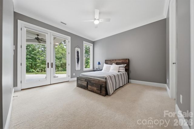 3745 Pinecrest Drive NE, Hickory, NC 28601