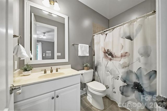 3745 Pinecrest Drive NE, Hickory, NC 28601