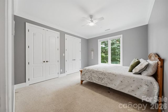 3745 Pinecrest Drive NE, Hickory, NC 28601