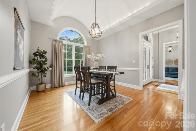3745 Pinecrest Drive NE, Hickory, NC 28601