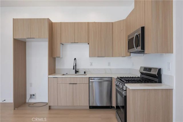 7700 Lasaine Avenue, Northridge, CA 91325