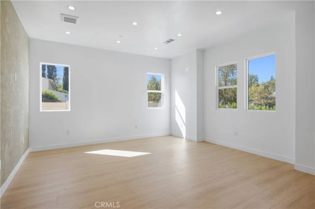 7700 Lasaine Avenue, Northridge, CA 91325