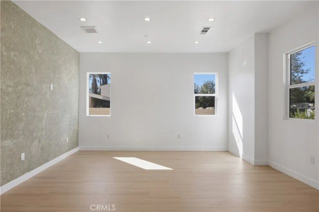 7700 Lasaine Avenue, Northridge, CA 91325
