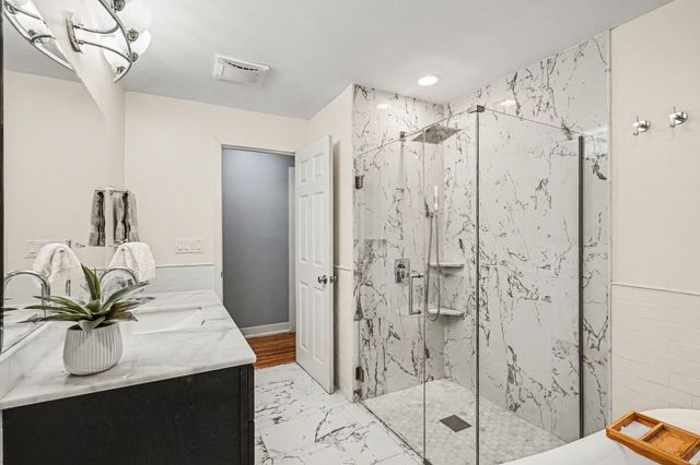 9516 Park Avenue S, Bloomington, MN 55420