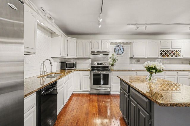 9516 Park Avenue S, Bloomington, MN 55420