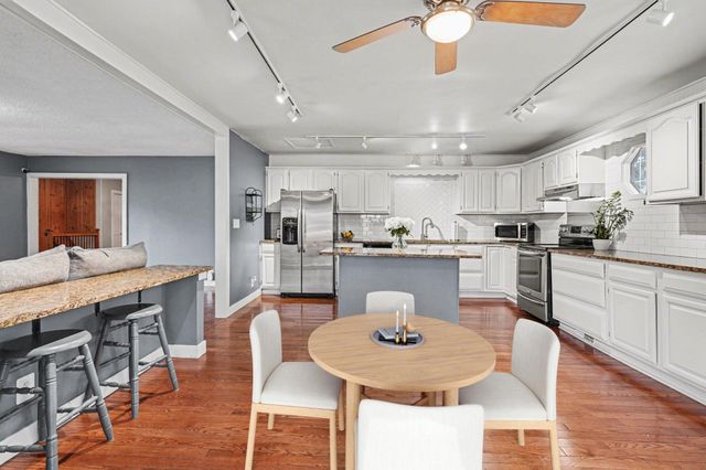 9516 Park Avenue S, Bloomington, MN 55420