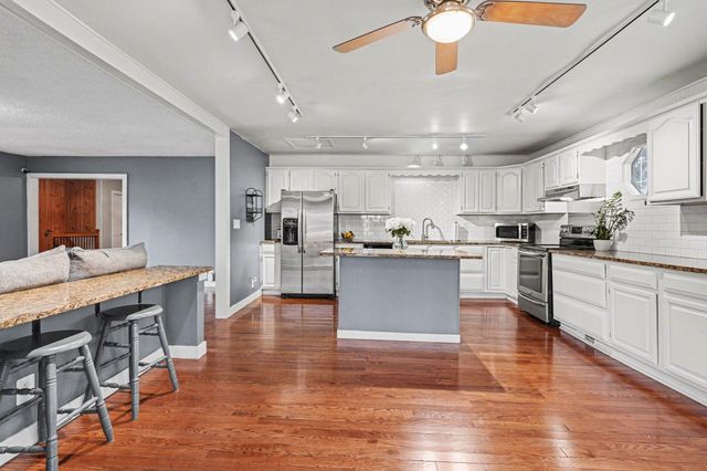 9516 Park Avenue S, Bloomington, MN 55420