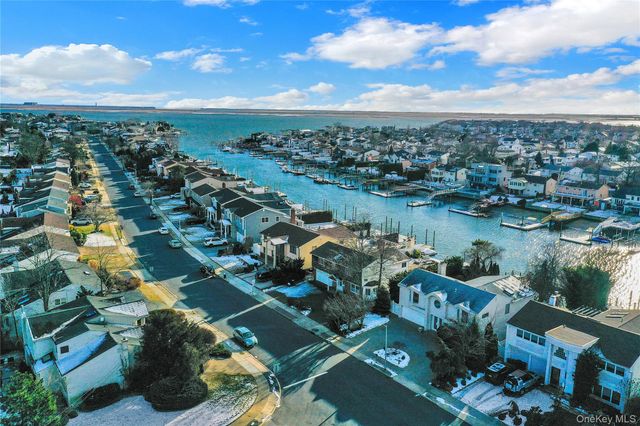 2988 Lee Place, Bellmore, NY 11710