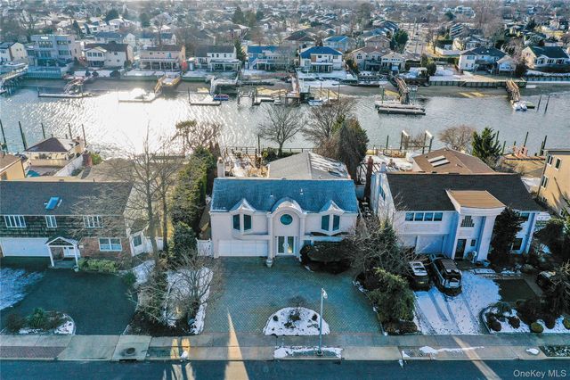 2988 Lee Place, Bellmore, NY 11710