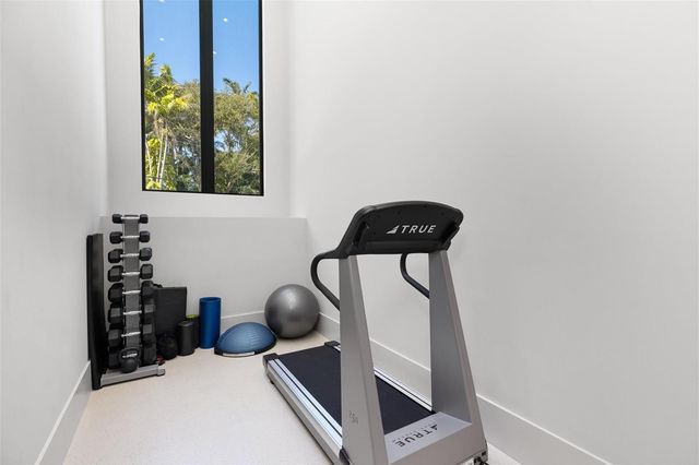 816 Riviera Isle Drive, Fort Lauderdale, FL 33301