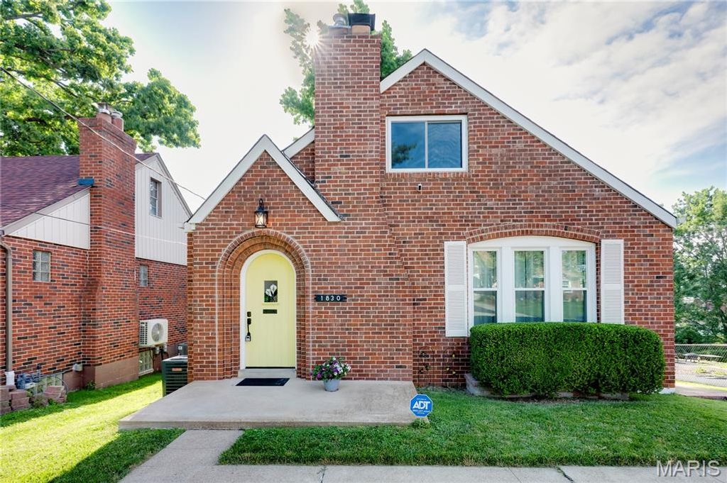 1830 Oconnell Avenue, St Louis, MO 63114