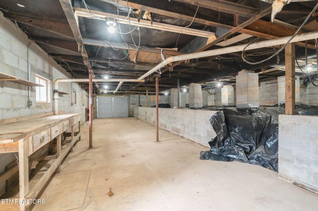 131 Cates Rd, Rockwood, TN 37854